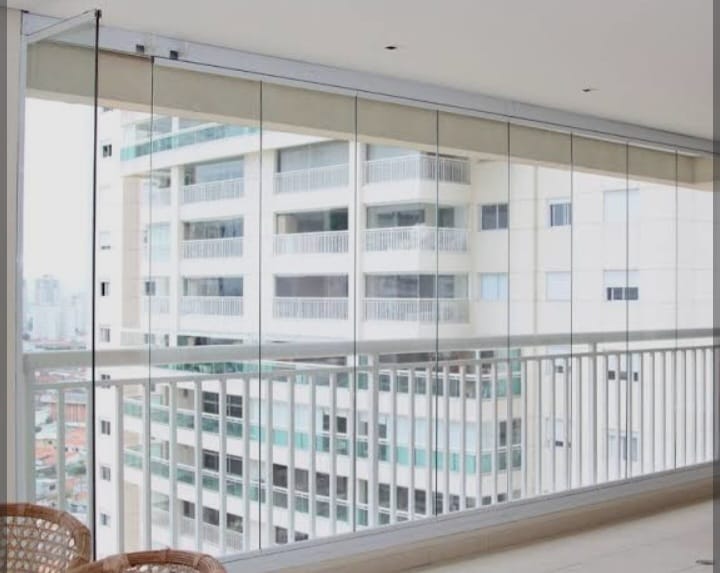 Envidracamento de sacada apartamento moderno