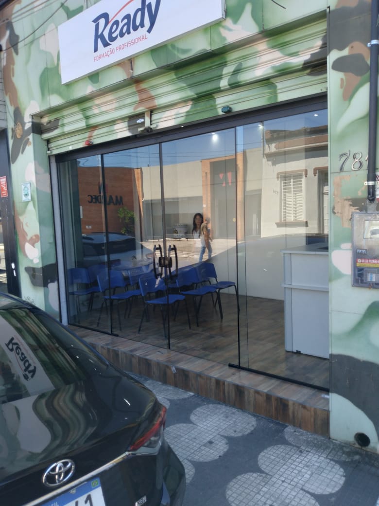 Fachada comercial vidro temperado